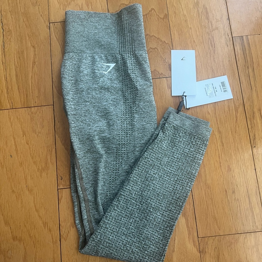 NWT Gym shark leggings